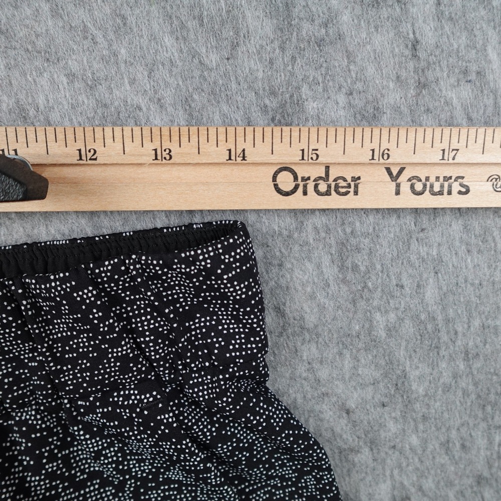 Lululemon Short Women 6 Black White Soundwave On The Fly 2.5" Athleisure Gym - Picture 6 of 10